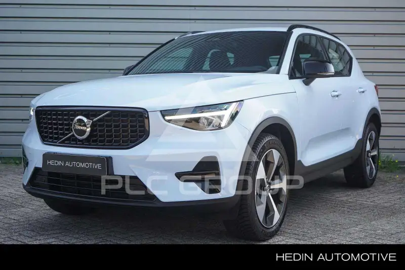 2025 Volvo XC40