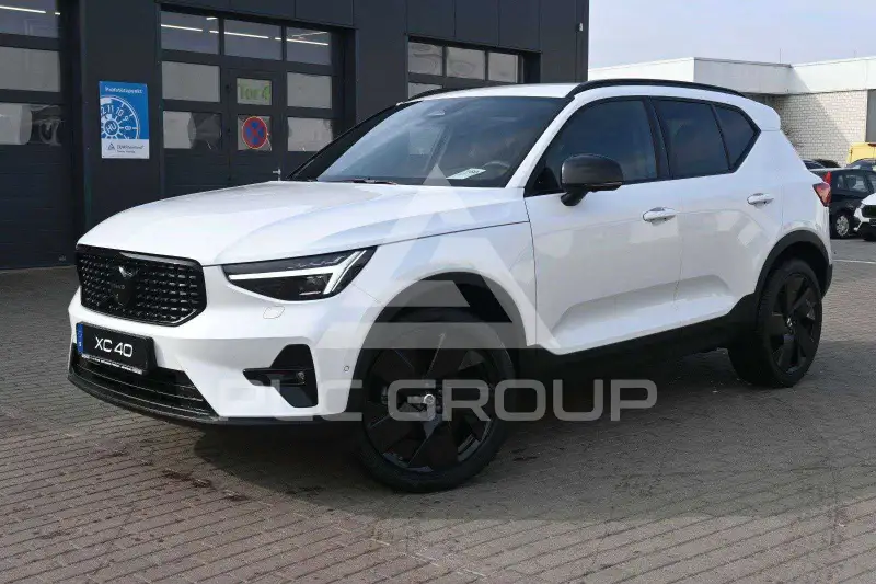 2025 Volvo XC40