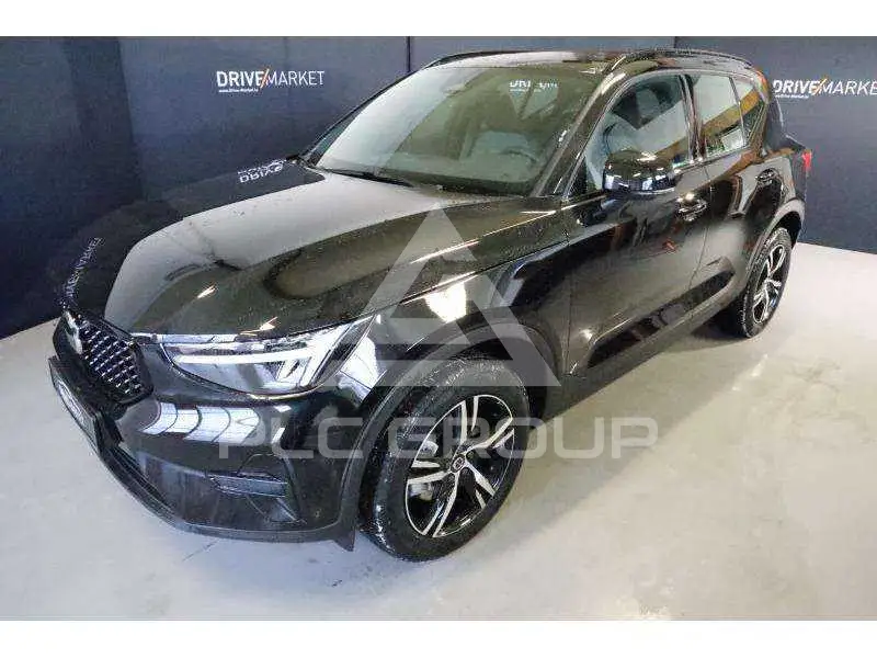 2025 Volvo XC40