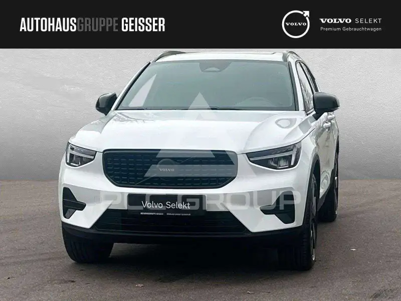 2025 Volvo XC40