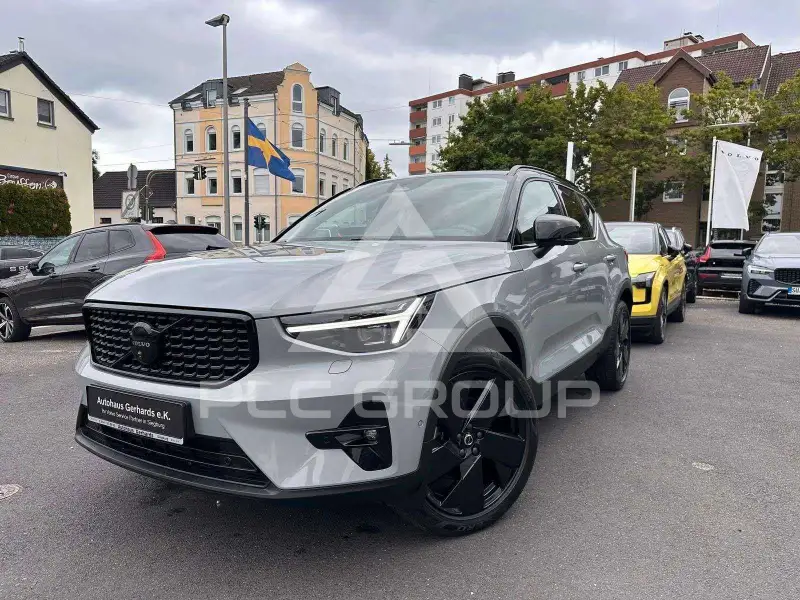 2025 Volvo XC40