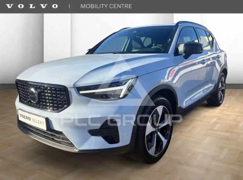 2025 Volvo XC40