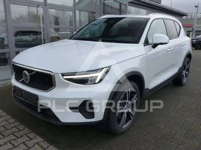 2025 Volvo XC40