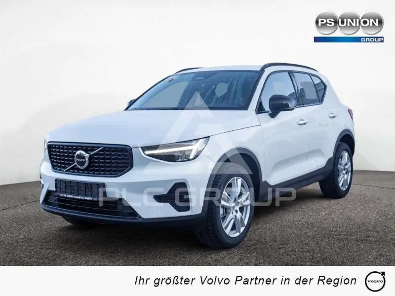 2025 Volvo XC40