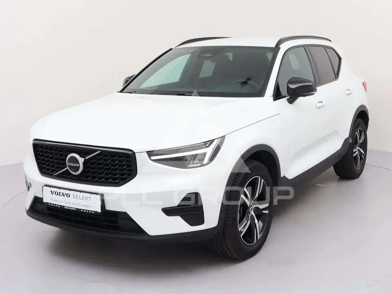 2025 Volvo XC40