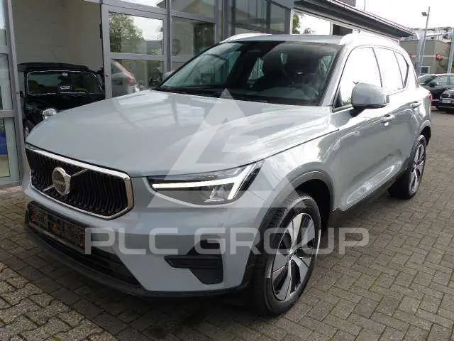 2025 Volvo XC40