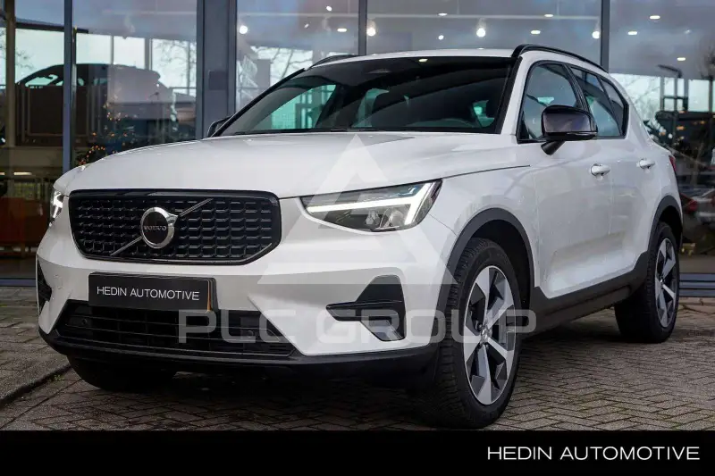 2025 Volvo XC40