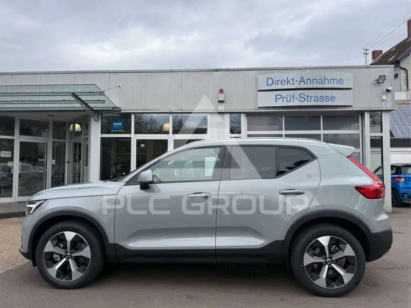 2025 Volvo XC40