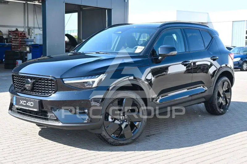 2025 Volvo XC40