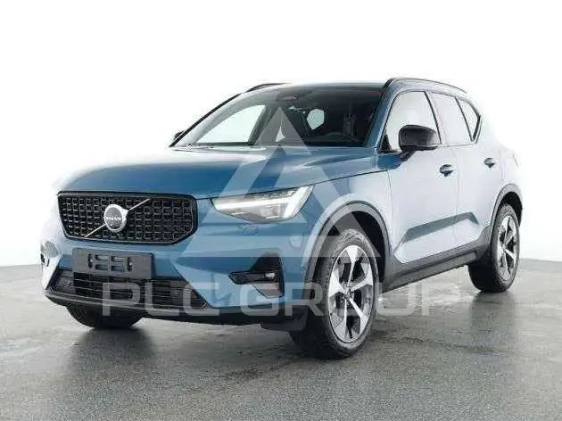 2025 Volvo XC40