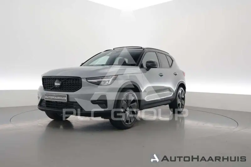 2025 Volvo XC40