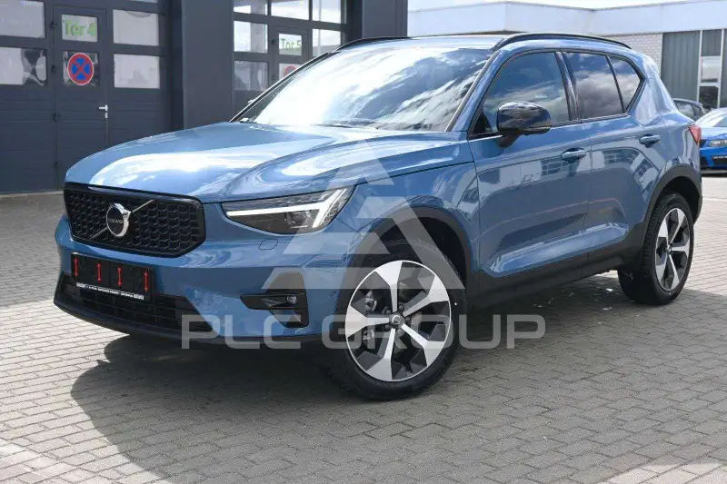 2025 Volvo XC40
