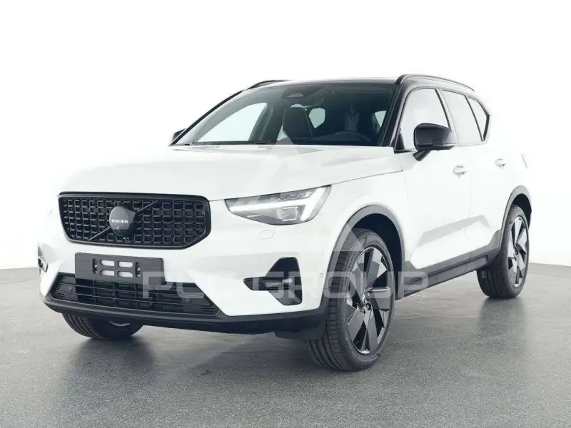 2025 Volvo XC40