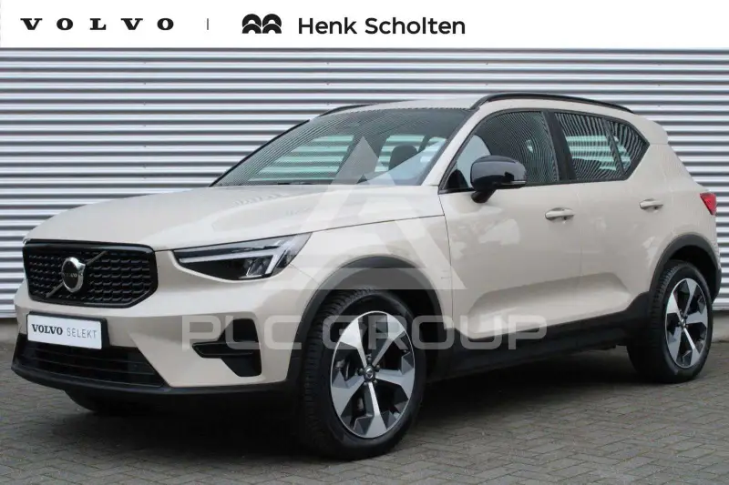 2025 Volvo XC40