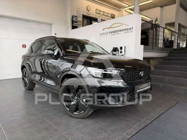 2025 Volvo XC40