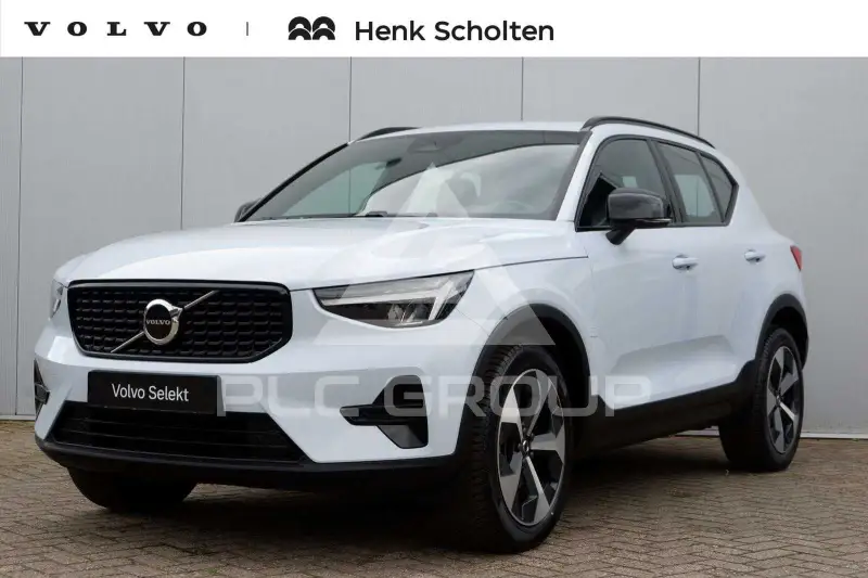 2025 Volvo XC40