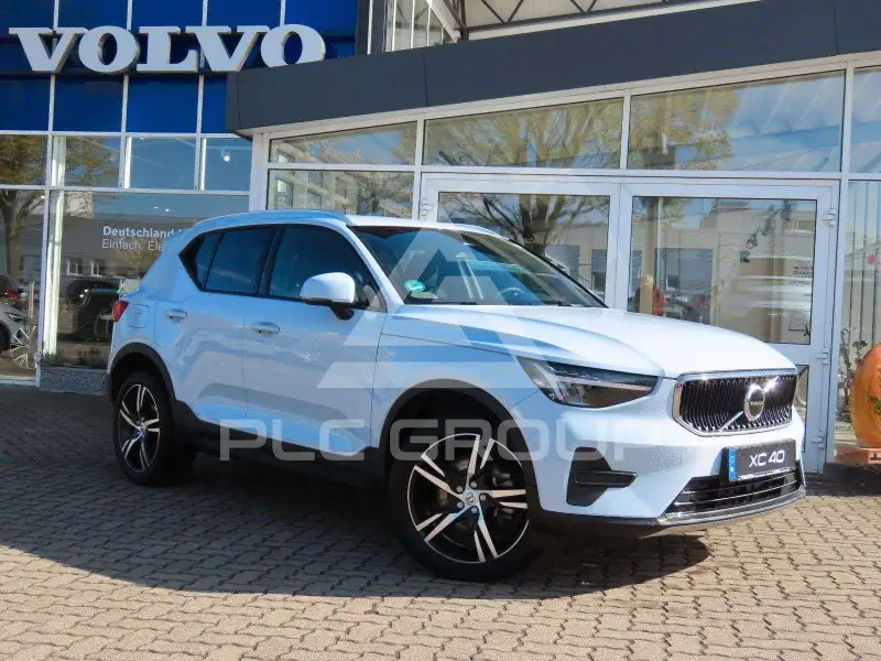 2025 Volvo XC40