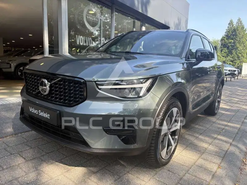 2025 Volvo XC40