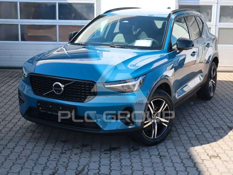 2025 Volvo XC40