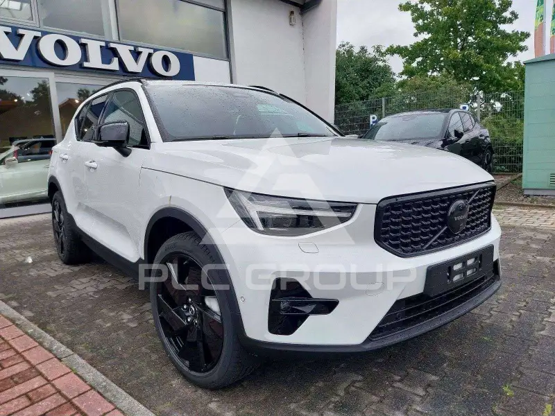 2025 Volvo XC40