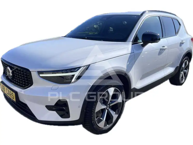 2025 Volvo XC40