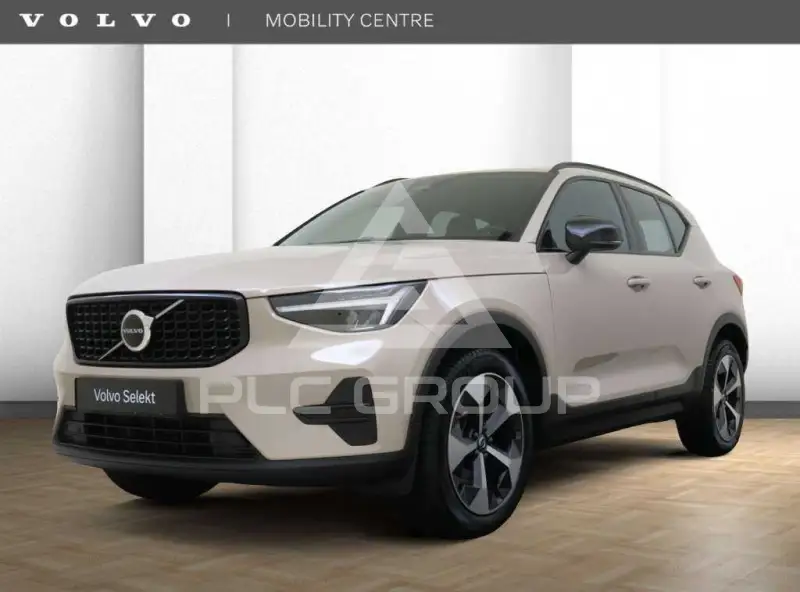 2025 Volvo XC40