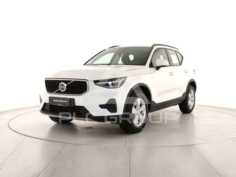 2025 Volvo XC40