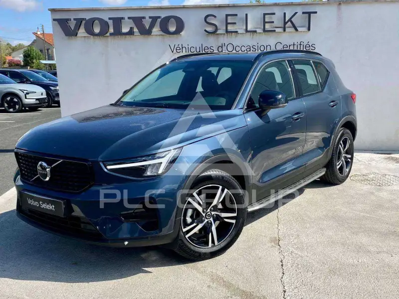 2025 Volvo XC40