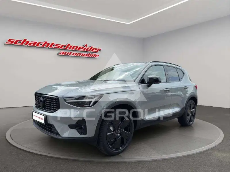 2025 Volvo XC40