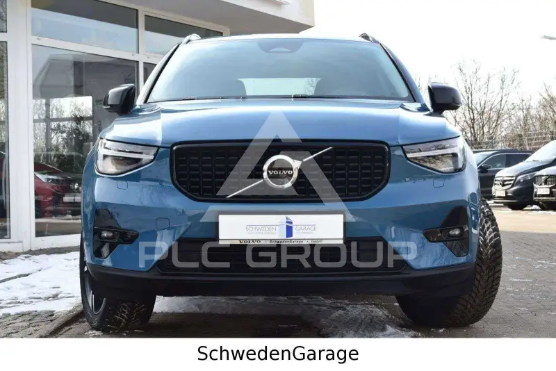 2025 Volvo XC40