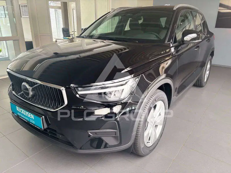 2025 Volvo XC40