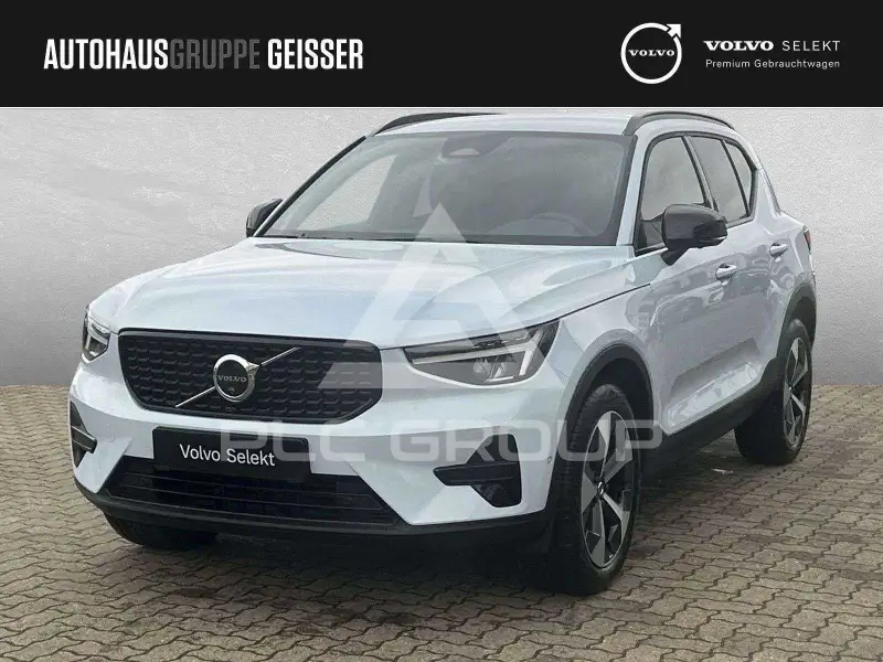 2025 Volvo XC40