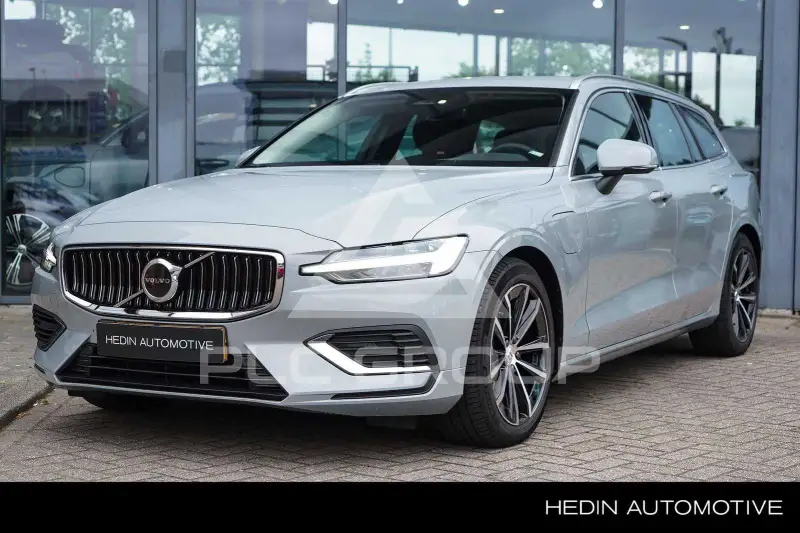 2025 Volvo V60