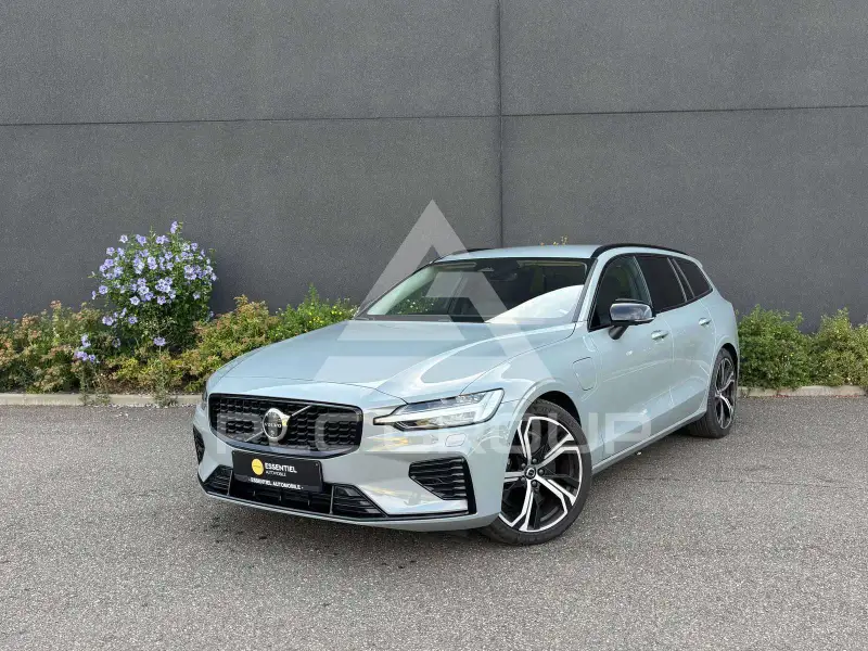 2025 Volvo V60