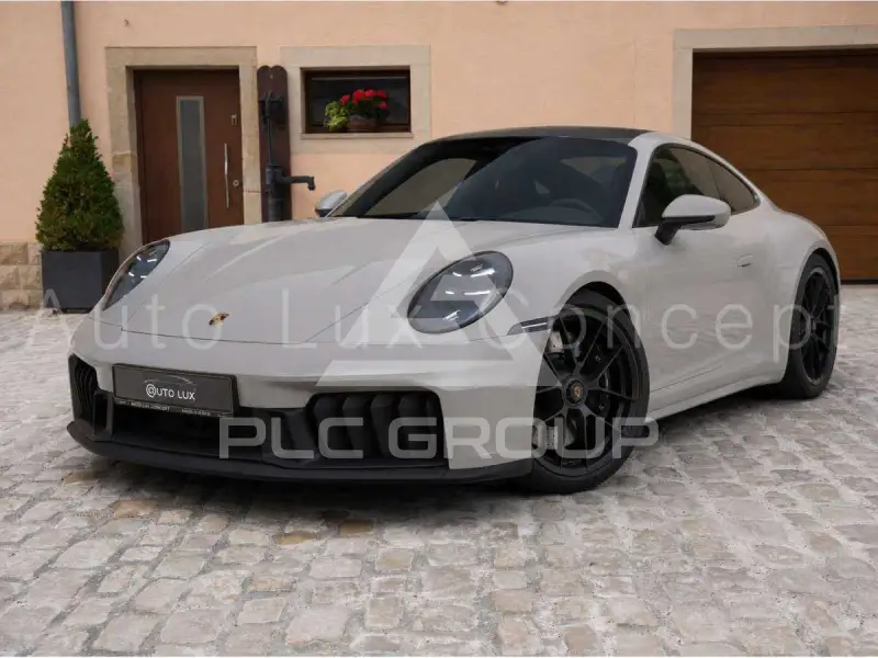 2025 Porsche 911