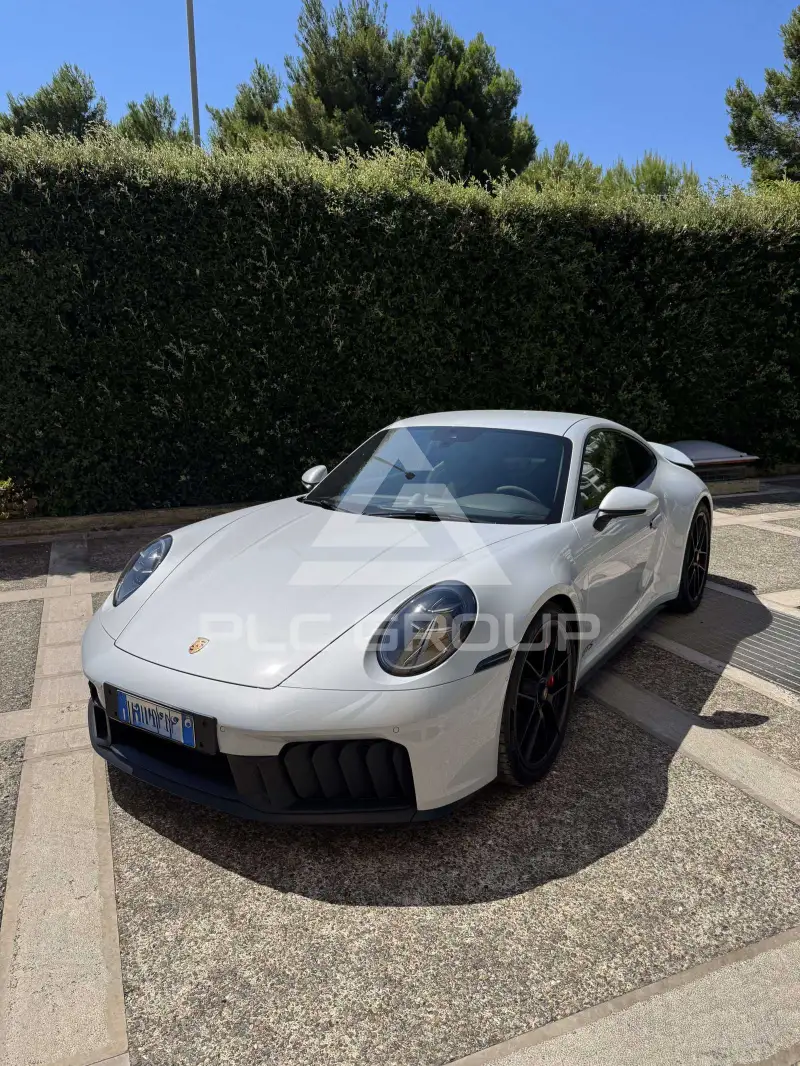 2025 Porsche 911