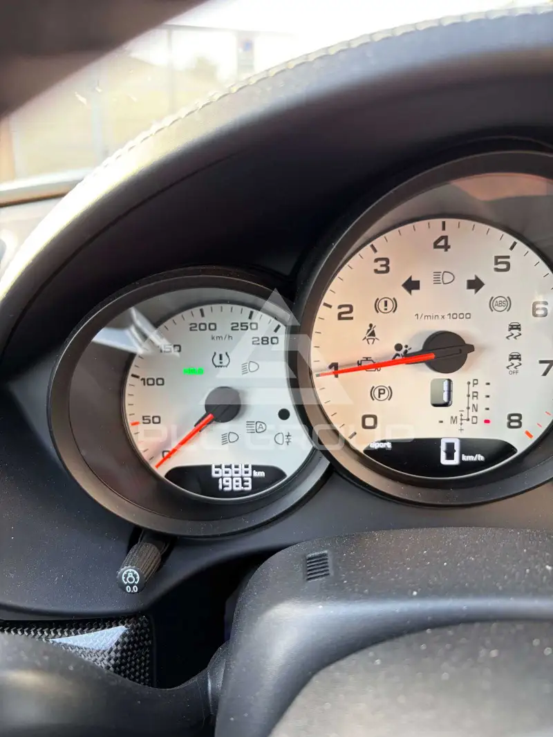 2025 Porsche Cayman