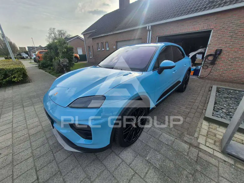 2025 Porsche MACAN