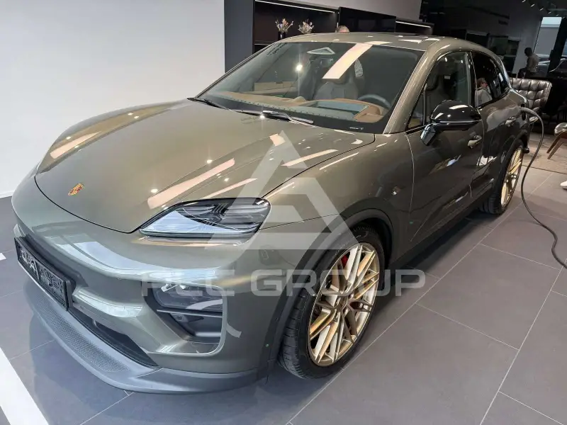 2025 Porsche MACAN