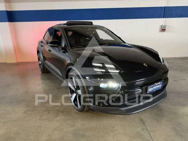 2025 Porsche MACAN