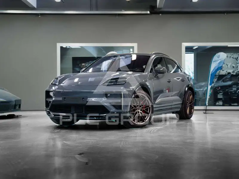 2025 Porsche MACAN