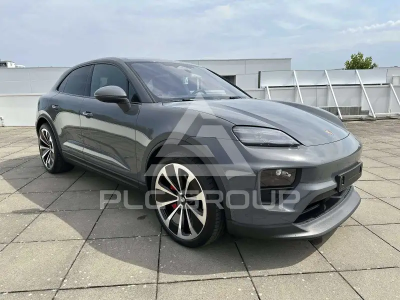 2025 Porsche MACAN
