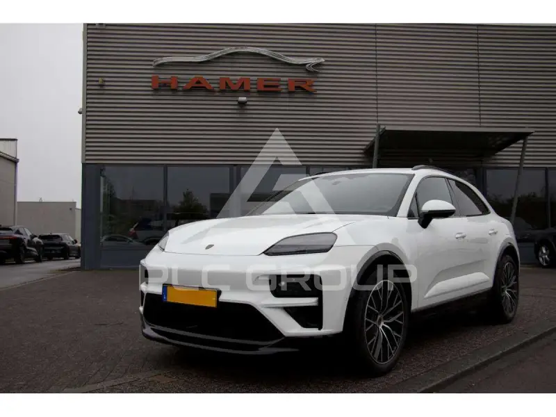 2025 Porsche MACAN