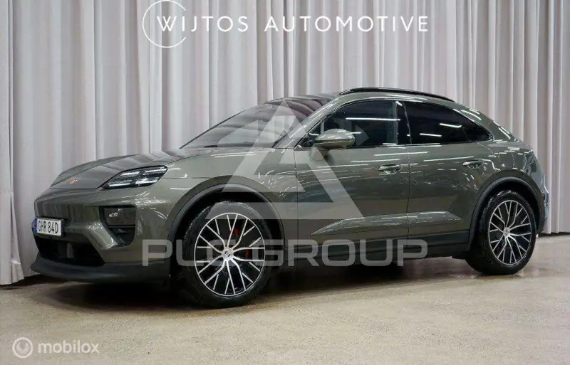 2025 Porsche MACAN