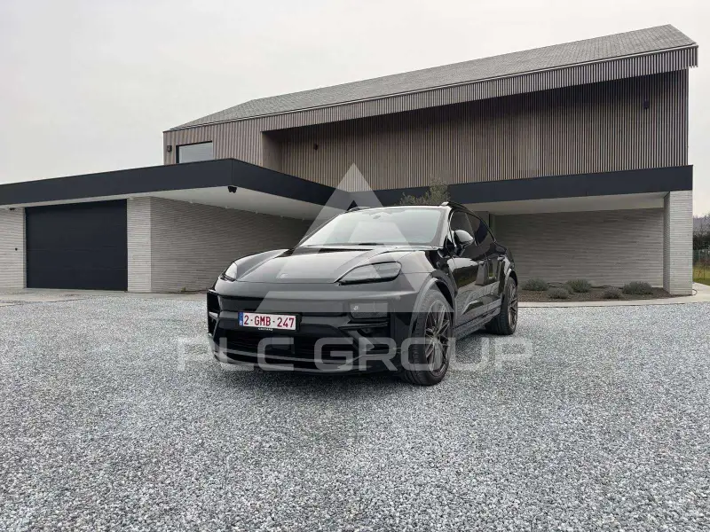 2025 Porsche MACAN