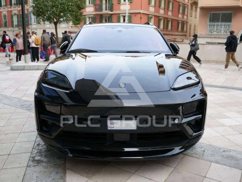 2025 Porsche MACAN