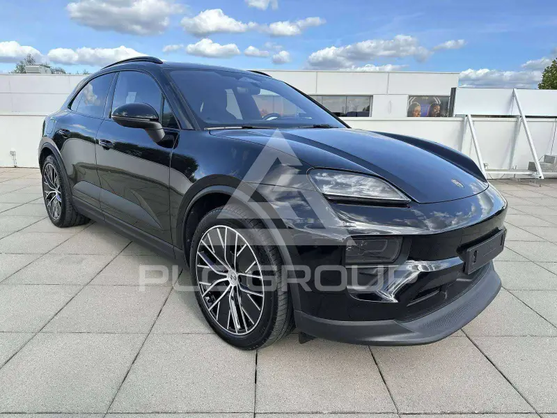 2025 Porsche MACAN