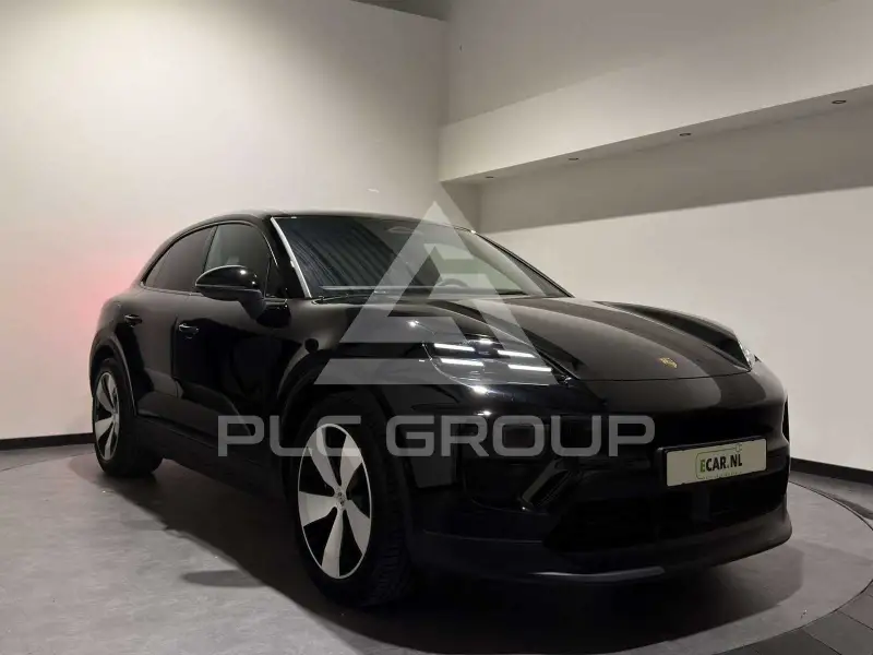 2025 Porsche MACAN