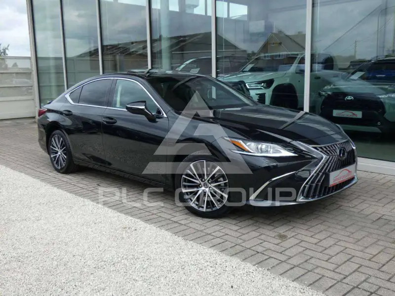 2025 Lexus ES300