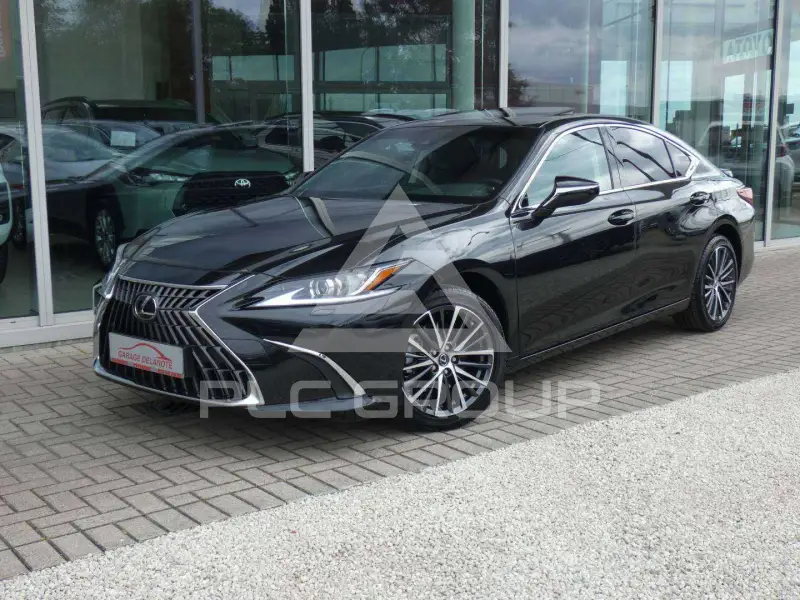 2025 Lexus ES300